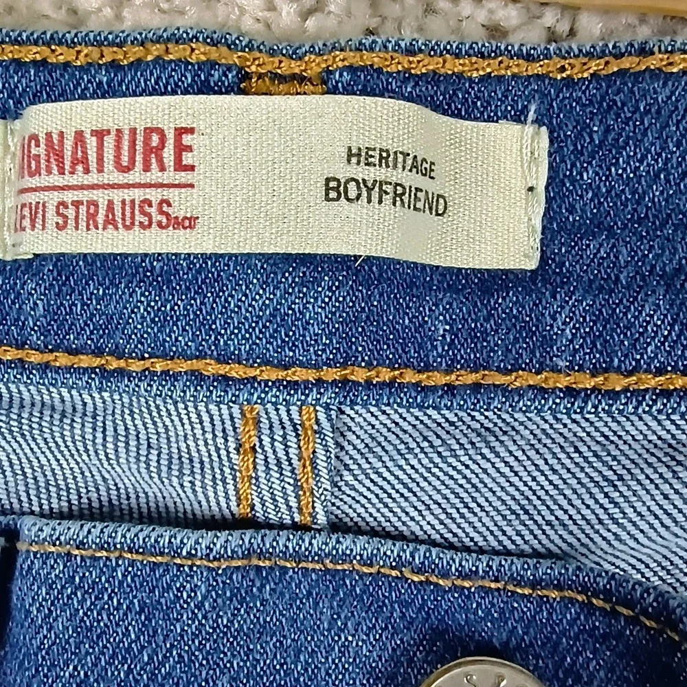 Signature Levi Strauss Heritage Boyfriend Jeans Women's 10 Relaxed Fit Cuffed